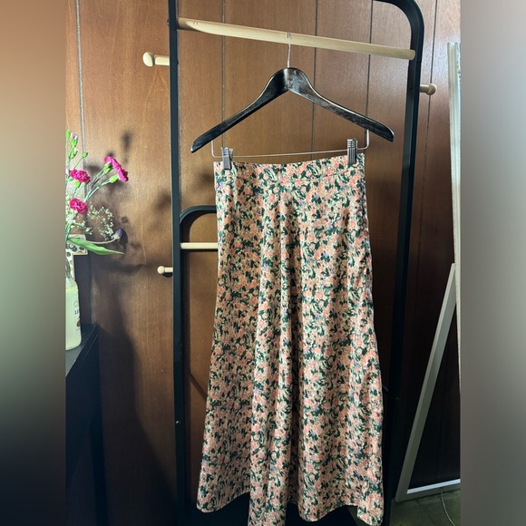 Floral print, flowy long skirt - Picture 3 of 8